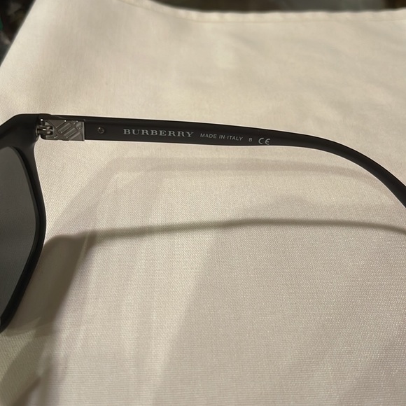 BURBERRY 4244-F3464/6G 56 19 145 Men’s Square black plastic frames, mirror lens - Picture 7 of 8
